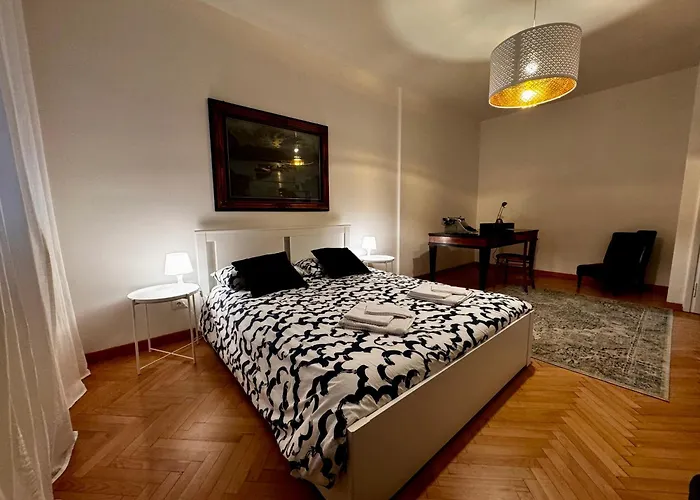 Charm & History In Apartment *